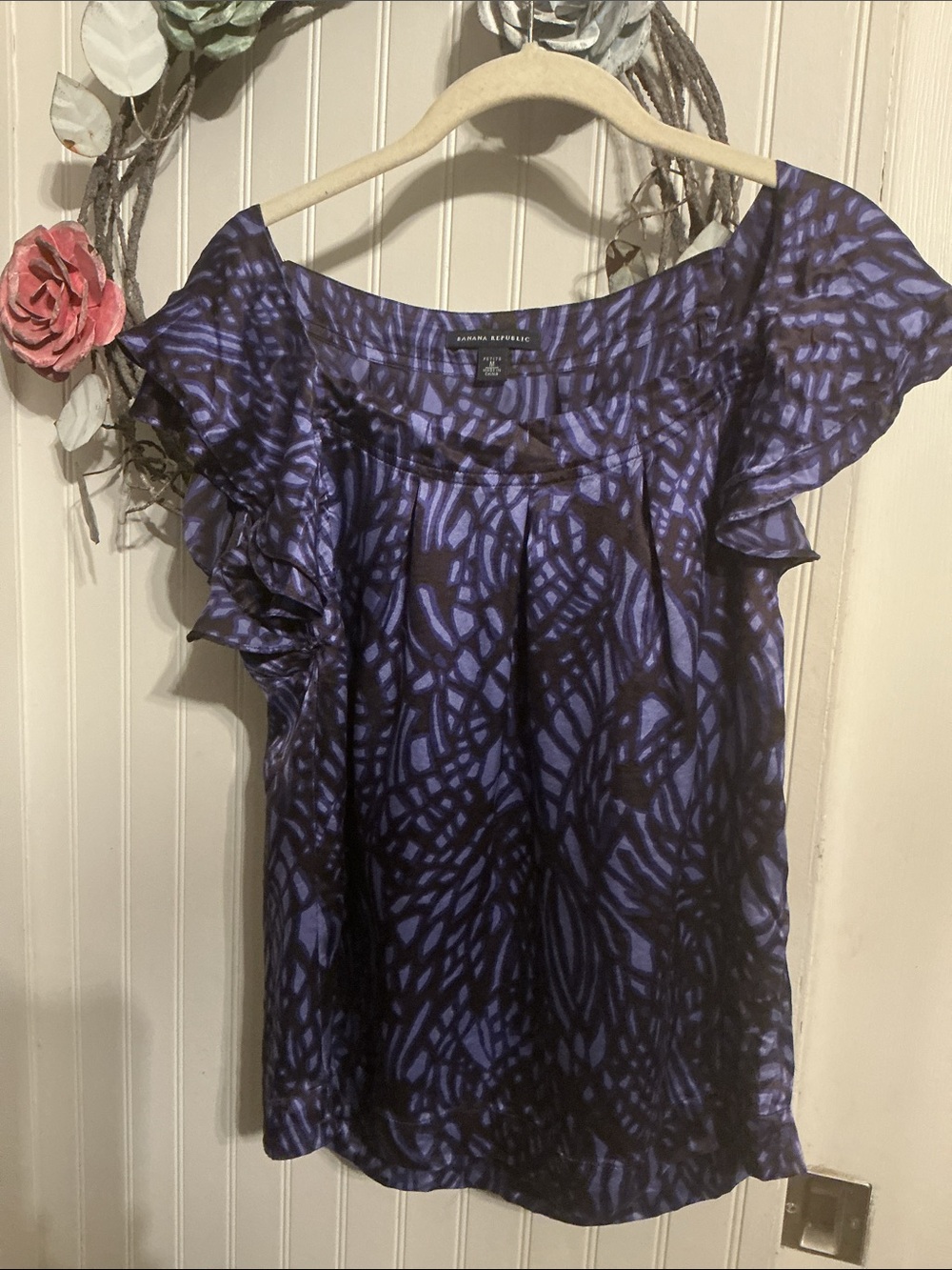 BANANA REPUBLIC  Conrad Blue Purple Printed Ruffle Sleeve Blouse100%silk petite